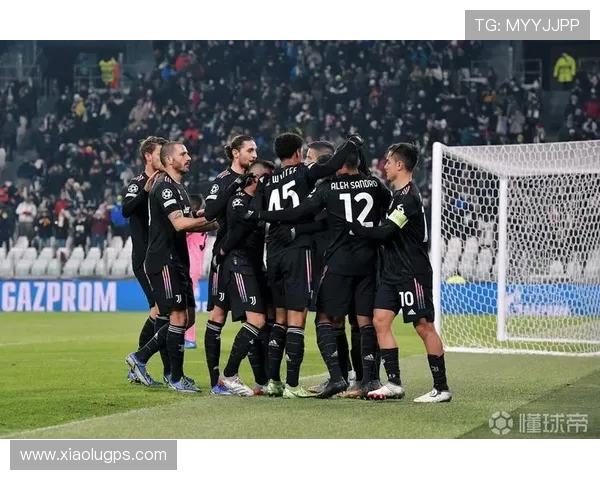 博努奇社交媒体发文引关注：慈善赛飞铲争议后与霍顿合影互动